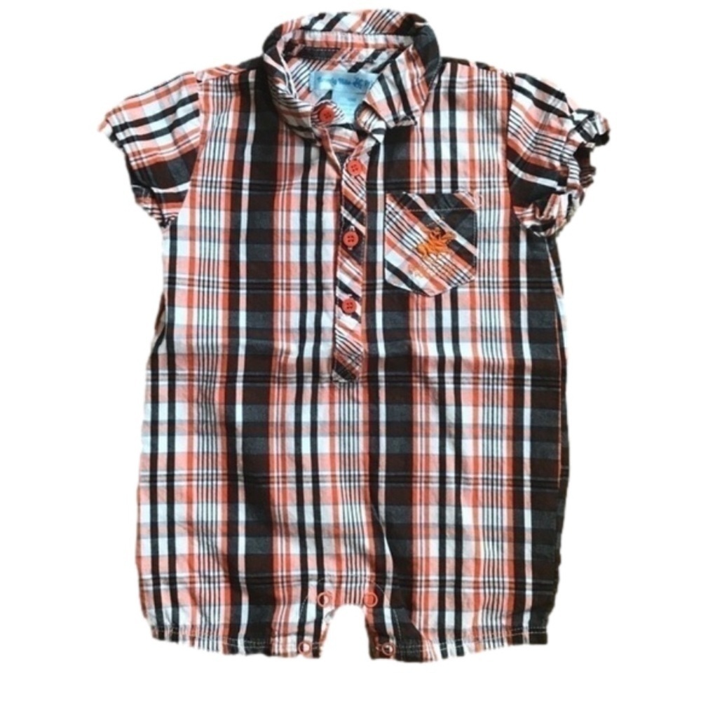 BEVERLY Hills Polo Club boys 6-9 months shortall